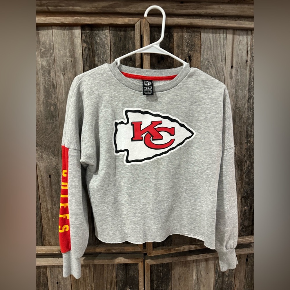 Kansas City Chiefs sweatshirt crop top, size small